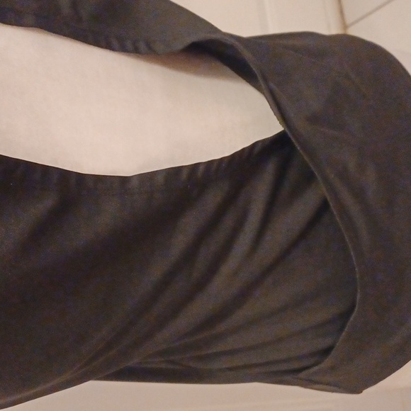 4/$60 Black Sleeveless Open Back Top - Size Small - Picture 5 of 6